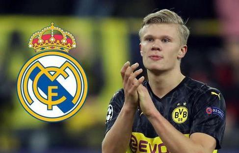 纯粹的热爱，孔德在贝宁和当地的孩子们一起赤脚踢球（热爱至纯：孔德在贝宁与当地孩子光脚踢球）