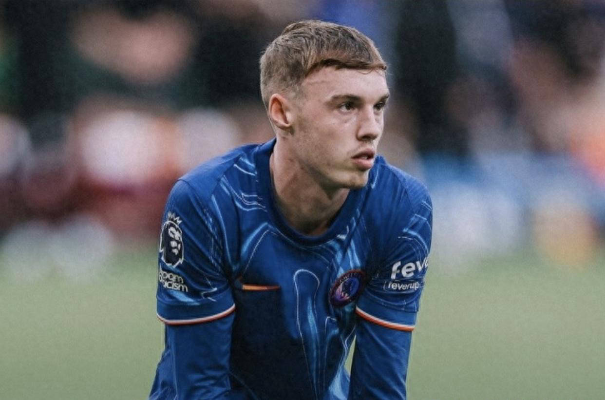 你故意的吧？范戴克防守传中时高举右手导致手球送点