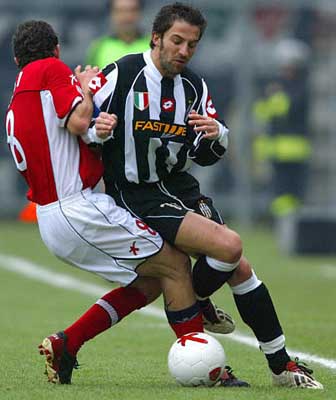 马卡：罗马先租后买拉斯帕多里遭拒，马竞要求强制买断条款（马卡：罗马租借+买断追拉斯帕多里受阻，马竞坚持强制买断条款）