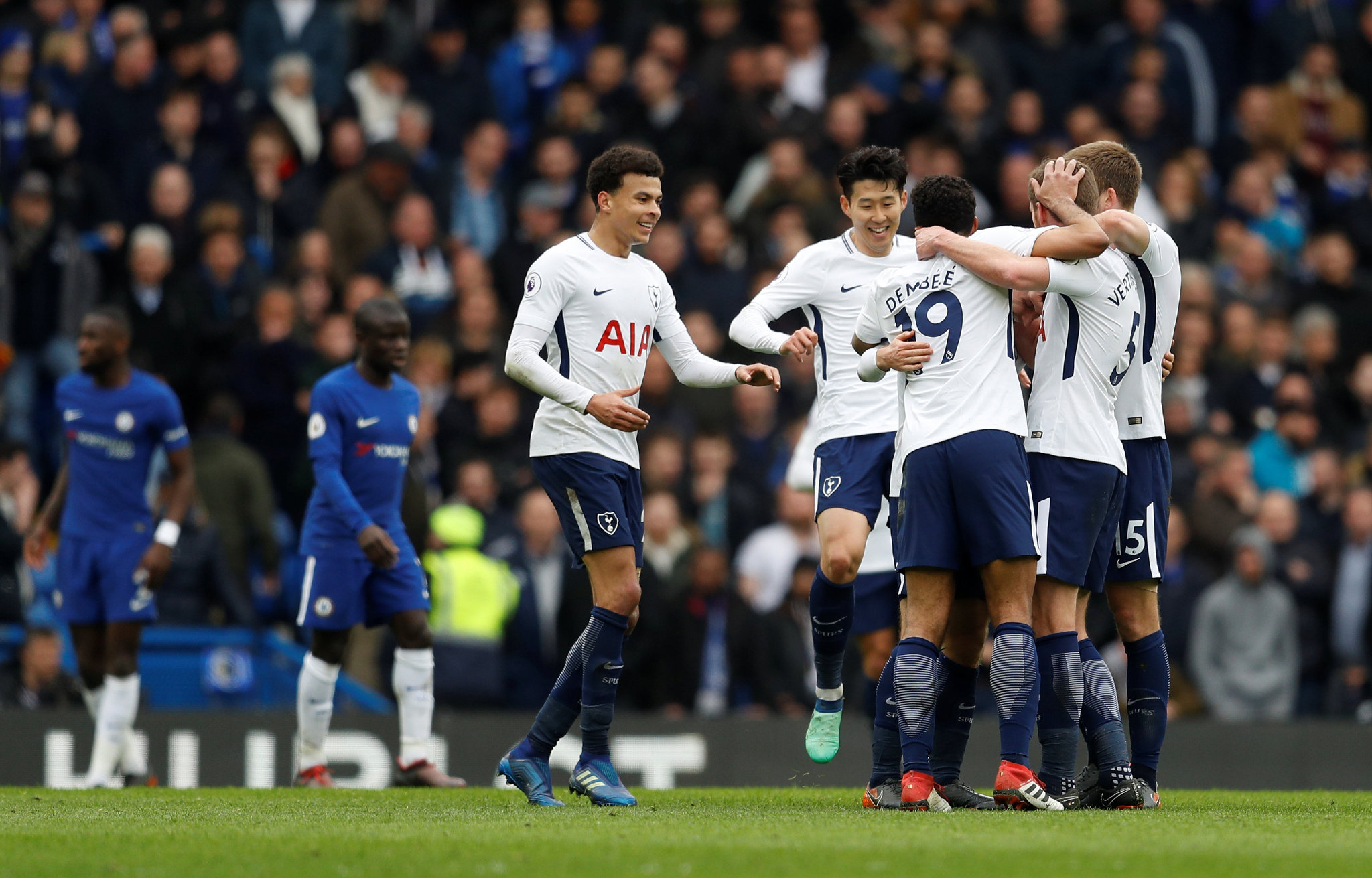 斯拉维亚主帅：我们让阿森纳踢得很艰难，但球队犯了致命失误