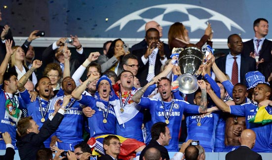 詹姆斯关键上篮锁定胜利