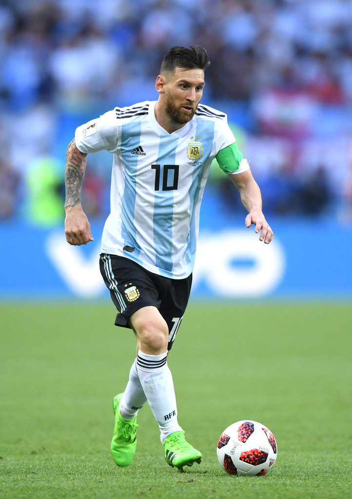 每体：考察埃永之外，巴萨也悄然盯上22岁喀麦隆中卫科托（每体：除考察埃永外，巴萨亦低调关注22岁喀麦隆中卫科托）