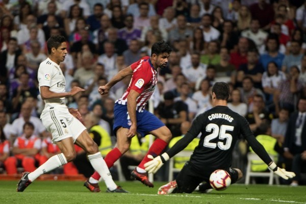 法尔克：很高兴球队能与红牛集团合作，有问题会与克洛普交谈（法尔克：欣见球队携手红牛集团，如有问题将与克洛普沟通）