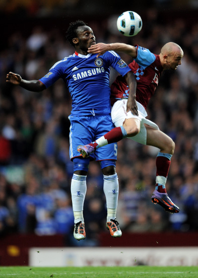 阿奇姆彭本赛季已打入15球，追平河南队单赛季进球纪录（阿奇姆彭本季斩获15球，追平河南队单季进球纪录）