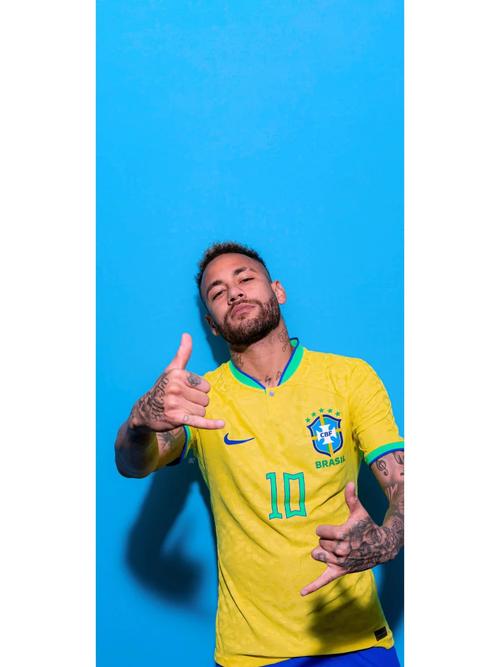 英超历史曾有7名球员节礼日戴帽：亨利、贝巴、贝尔、凯恩在列（英超史上节礼日戴帽者共7人：亨利、贝巴、贝尔、凯恩榜上有名）